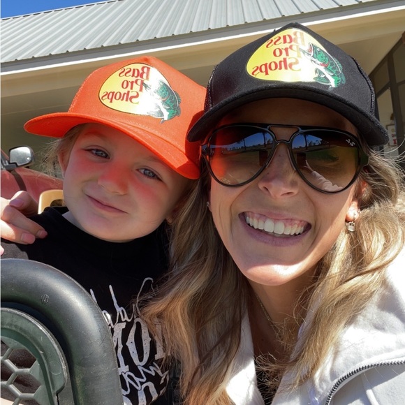 Meet your Posher, Emily - Picture 3 of 3